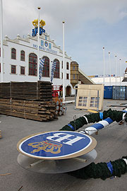 Wiesnaufbau 23.08.2009 (&copy;Foto: Martin Schmitz)